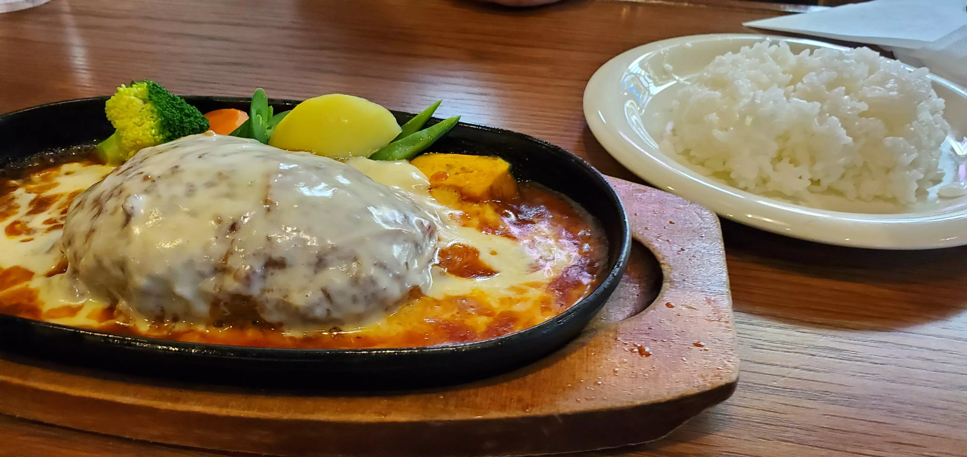 平野屋ランチ-ハンバーグ